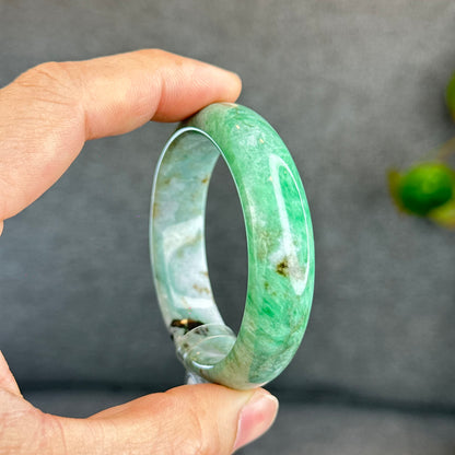 Son Thuy Light Green Natural Jadeite Jade Bangle Leaf Style Size 49 mm