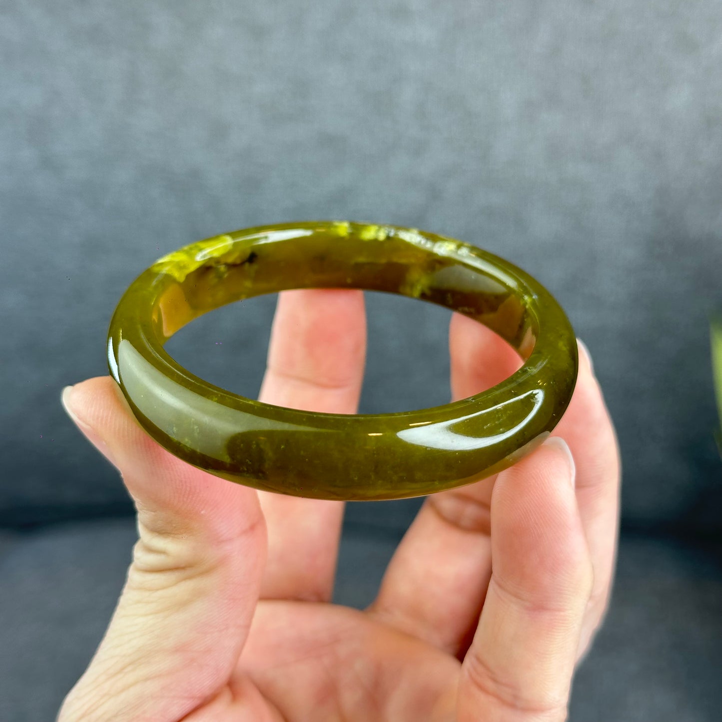 Natural Serpentine Bangle Leaf Style Size 57 mm