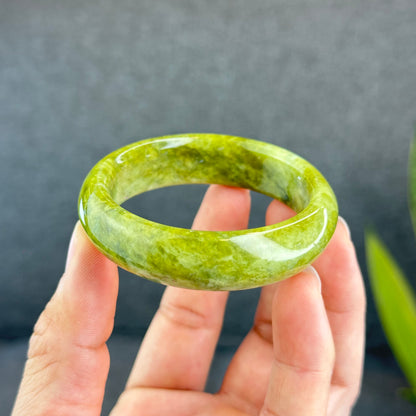 Natural Serpentine Bangle Leaf Style Size 50 mm