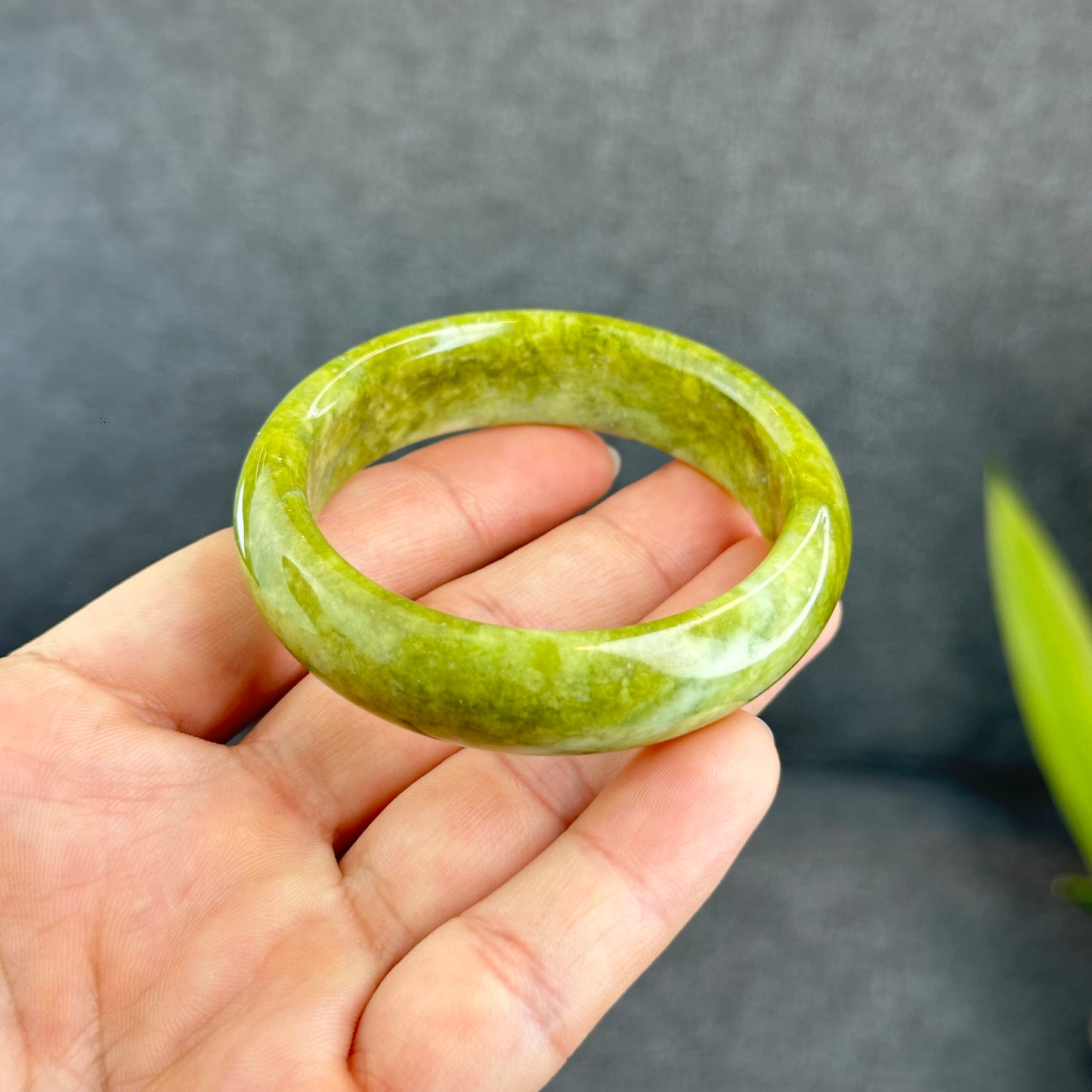 Natural Serpentine Bangle Leaf Style Size 50 mm