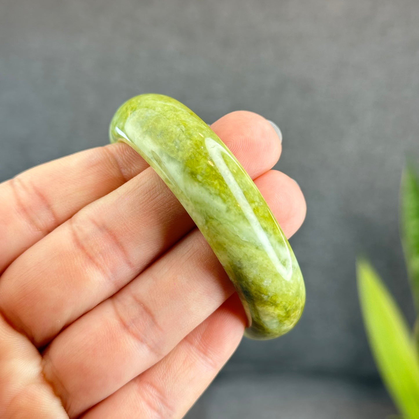 Natural Serpentine Bangle Leaf Style Size 50 mm