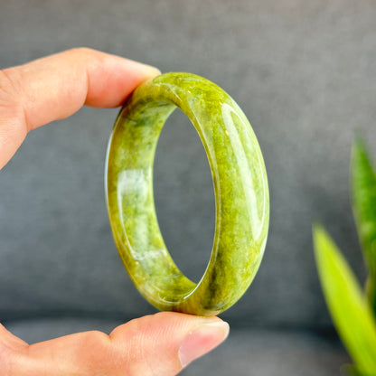 Natural Serpentine Bangle Leaf Style Size 50 mm