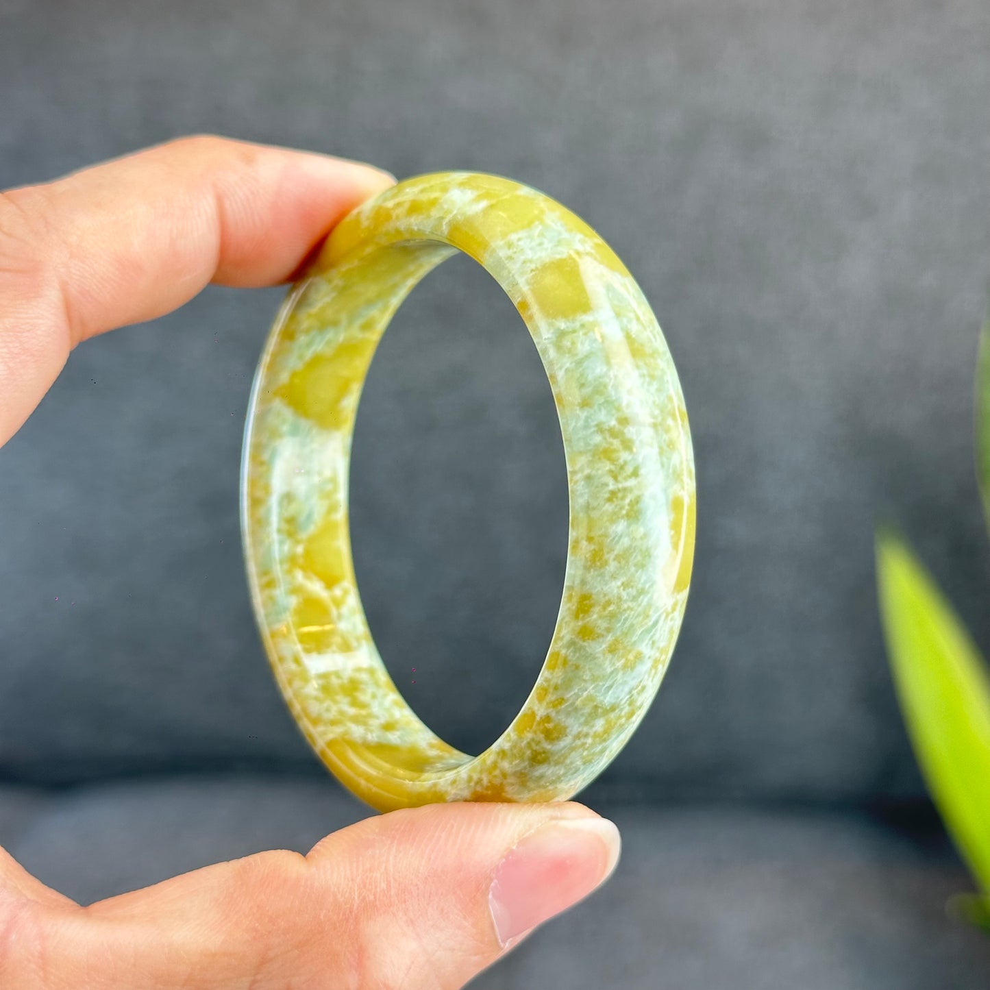 Natural Serpentine Bangle Leaf Style Size 54 mm