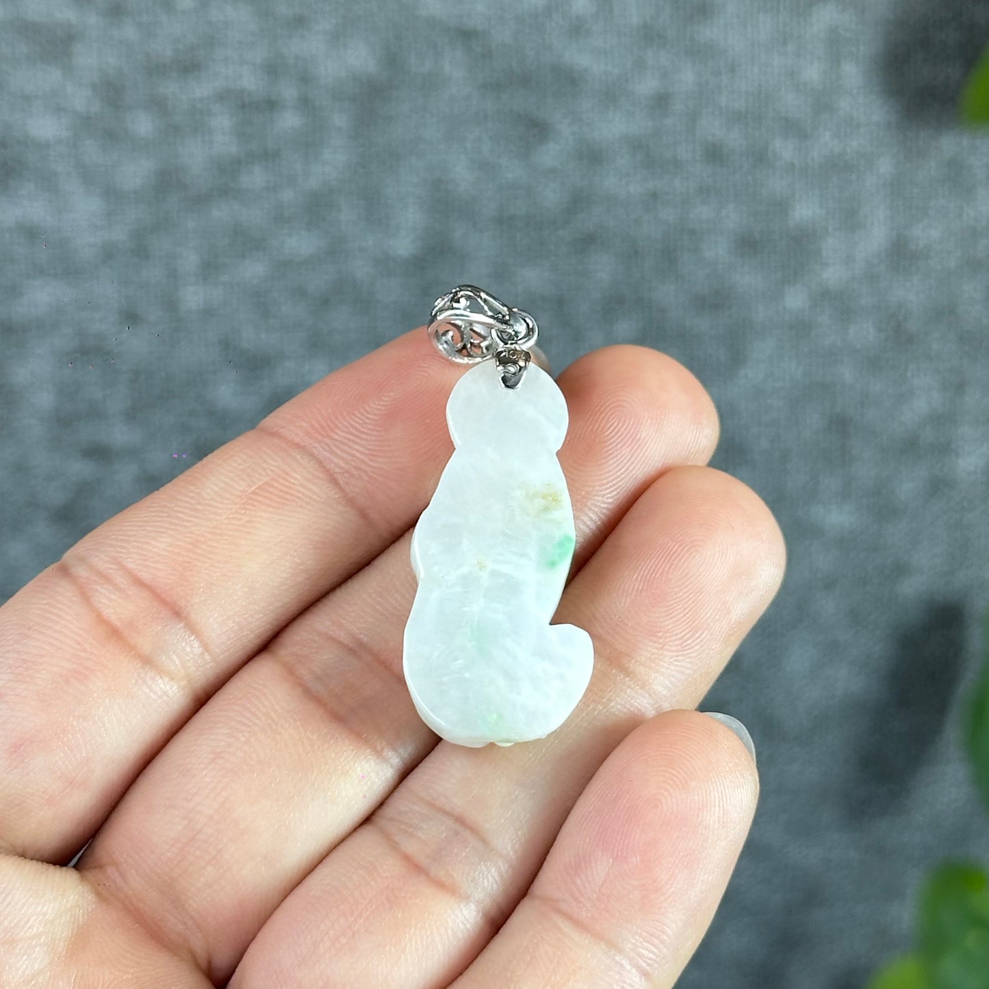 Floral Light Green Quan The Am Buddha Natural Jadeite Jade Pendant White 10k  Gold Hook