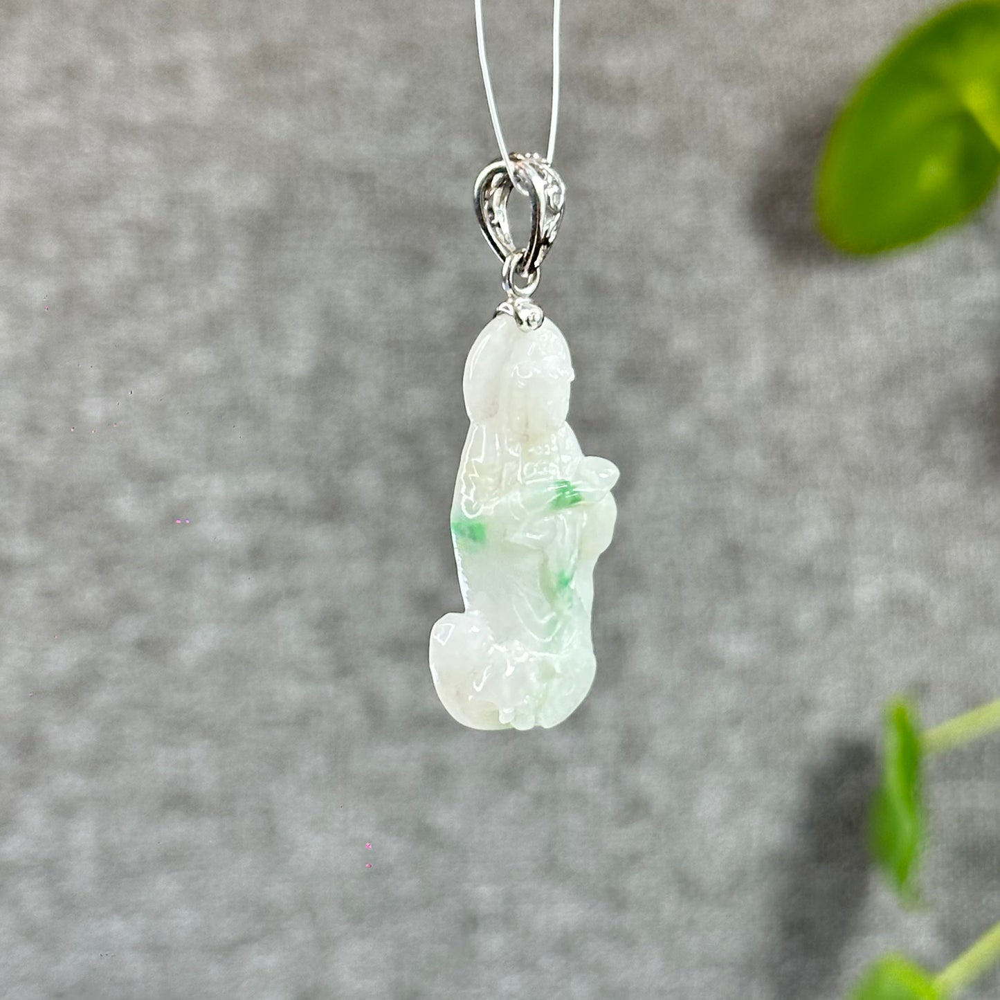 Floral Light Green Quan The Am Buddha Natural Jadeite Jade Pendant White 10k  Gold Hook
