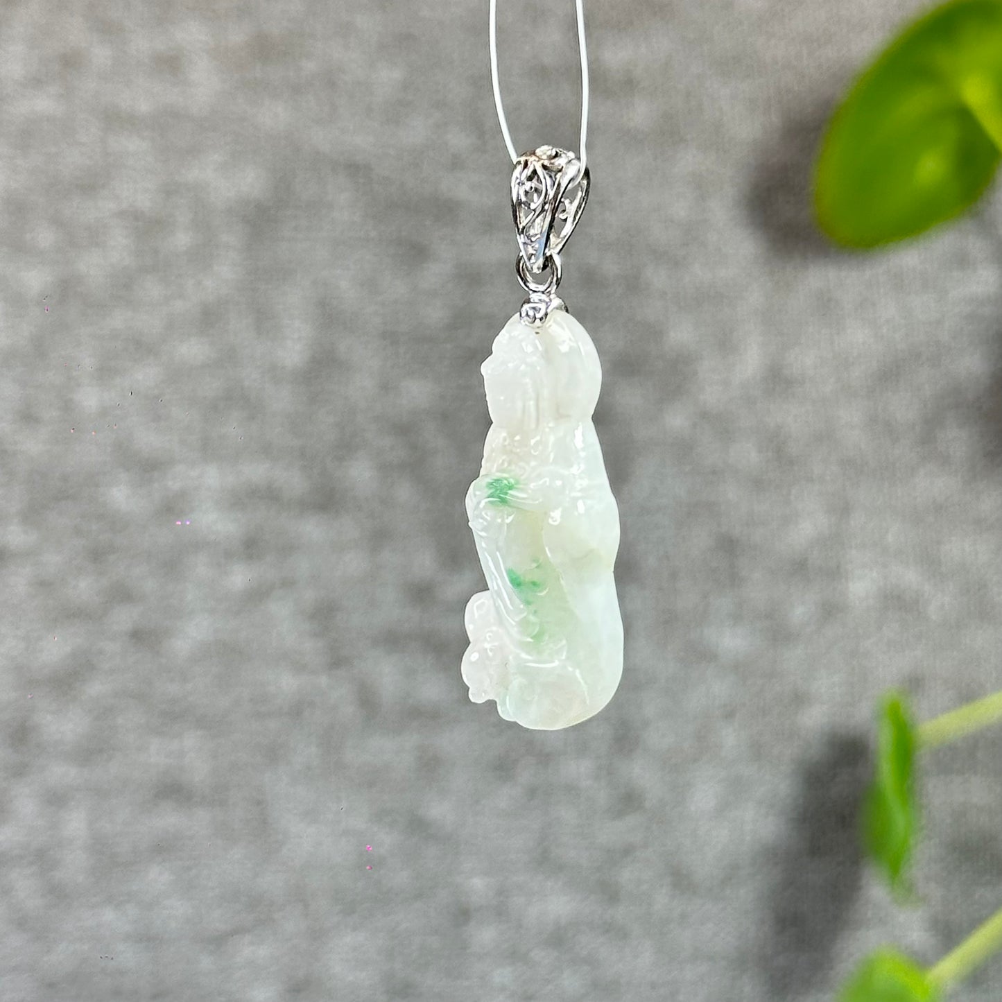 Floral Light Green Quan The Am Buddha Natural Jadeite Jade Pendant White 10k  Gold Hook