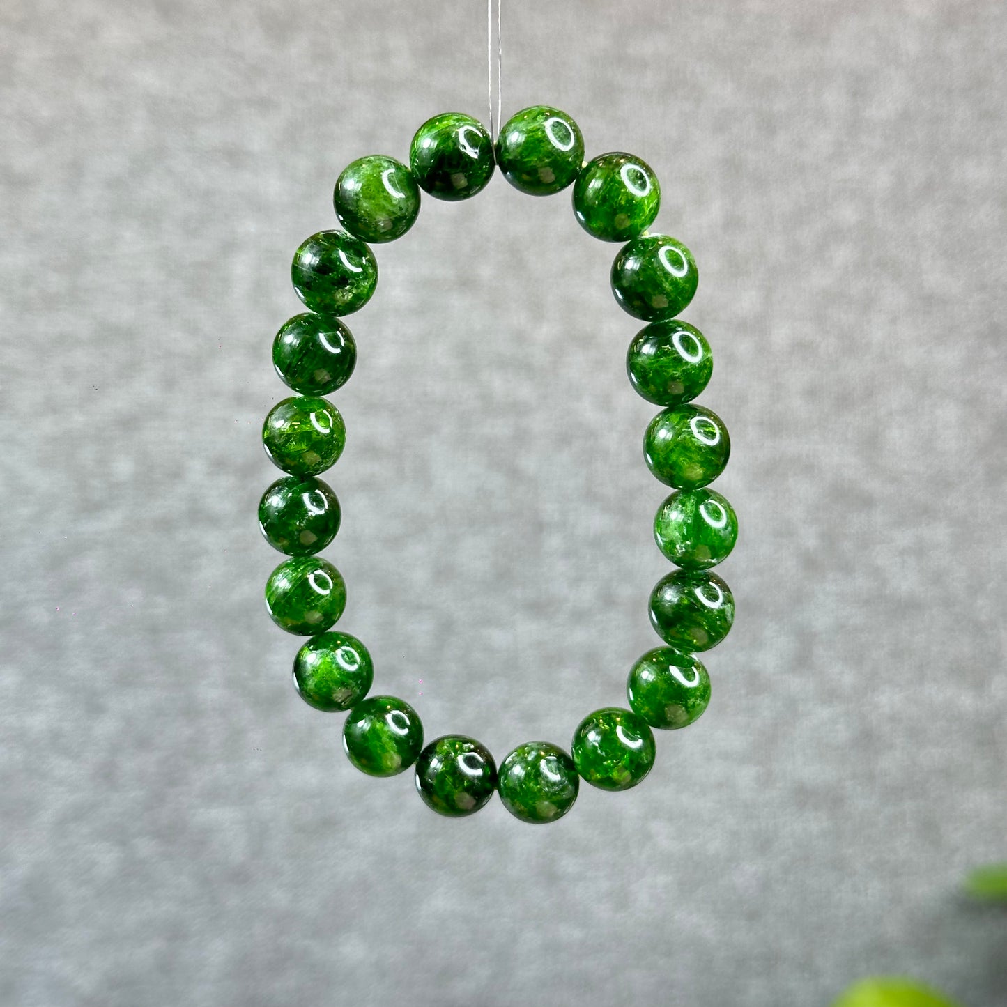 Natural Diopside Bracelete Size 10 mm