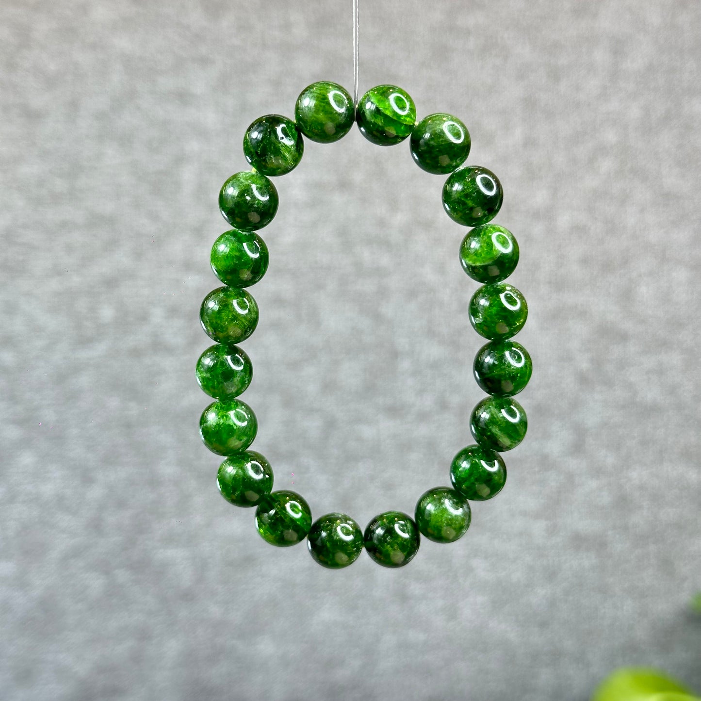Natural Diopside Bracelete Size 10 mm