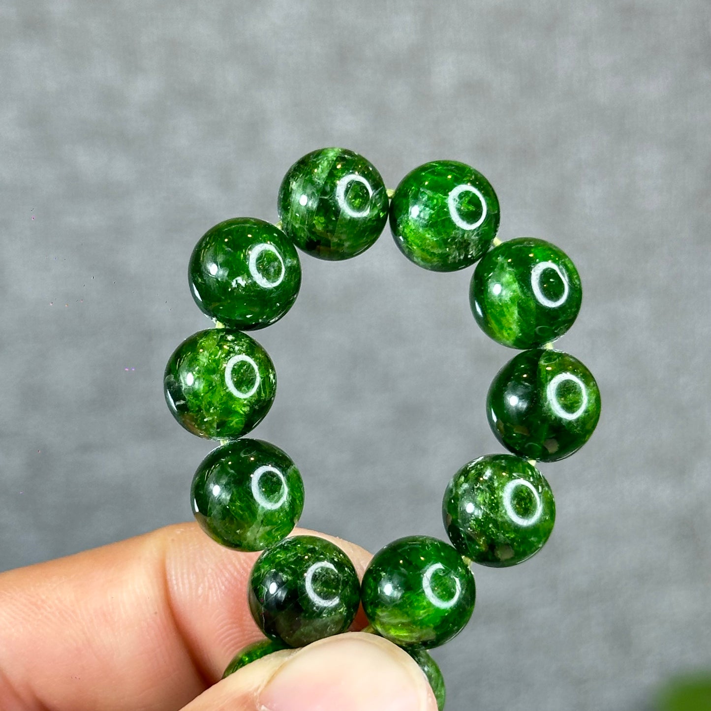 Natural Diopside Bracelete Size 10 mm