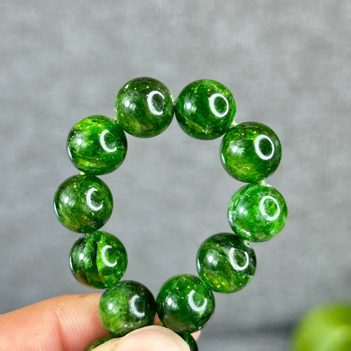 Natural Diopside Bracelete Size 10 mm
