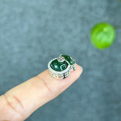 Natural Neprhtie Jade Money Bage Charm in Silver Setting