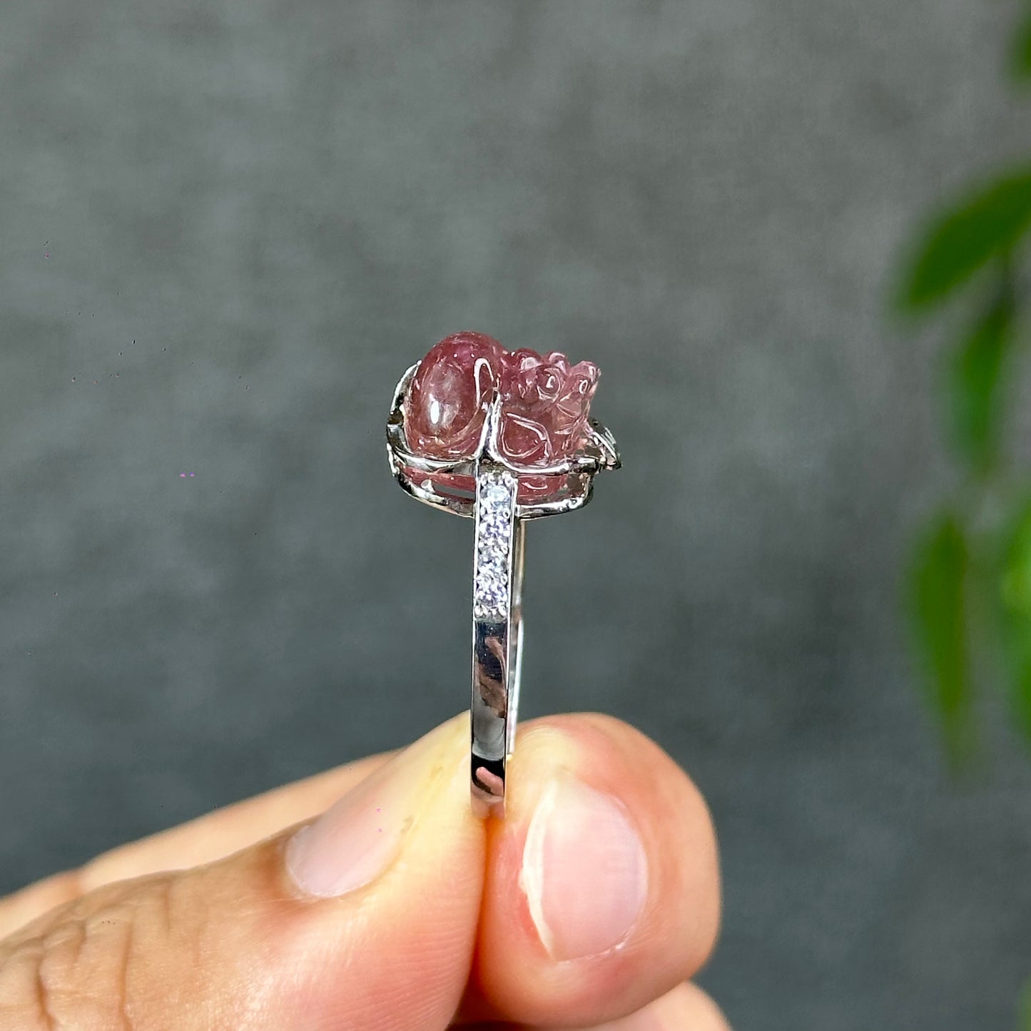 Pixiu Natural Tourmaline Ring in 10 k White Gold Setting Size 1.7