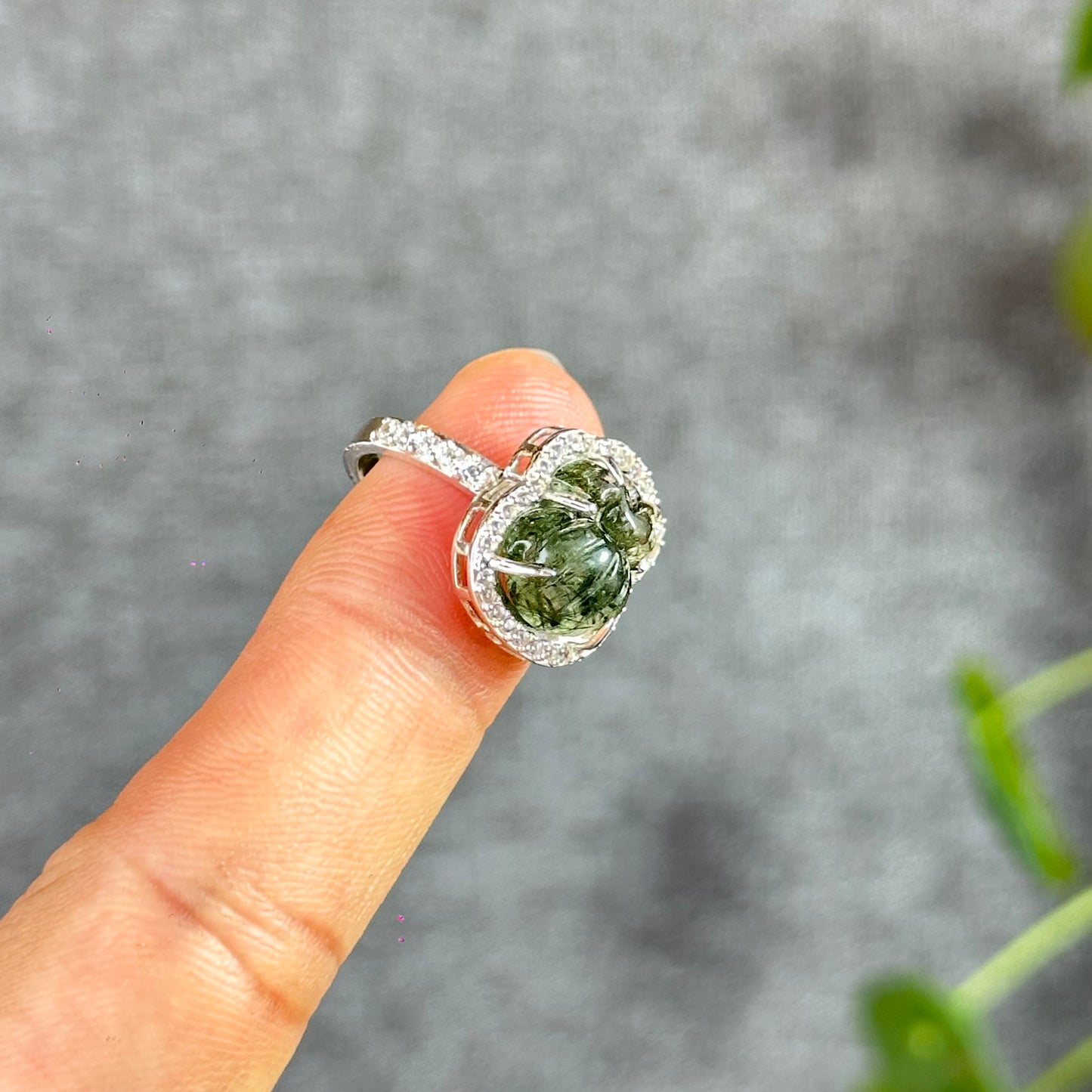 Green Rutilated Quartz Money Bag Ring in Silver with White Stone Setting Size 1.65