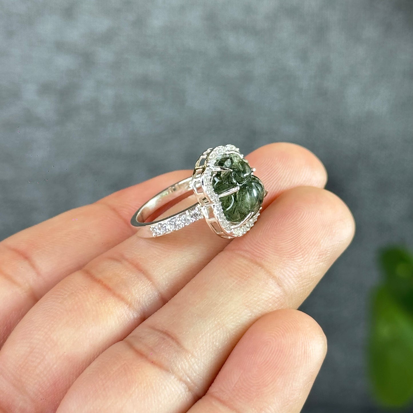 Green Rutilated Quartz Money Bag Ring in Silver with White Stone Setting Size 1.65