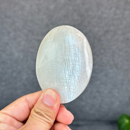 Natural Blue Flash-White Moonstone Palm Stone