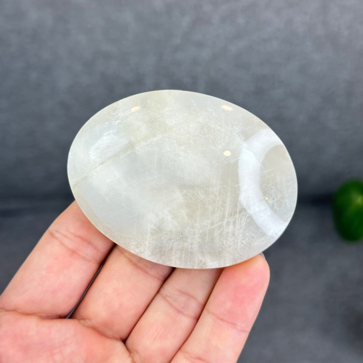 Natural Blue Flash-White Moonstone Palm Stone