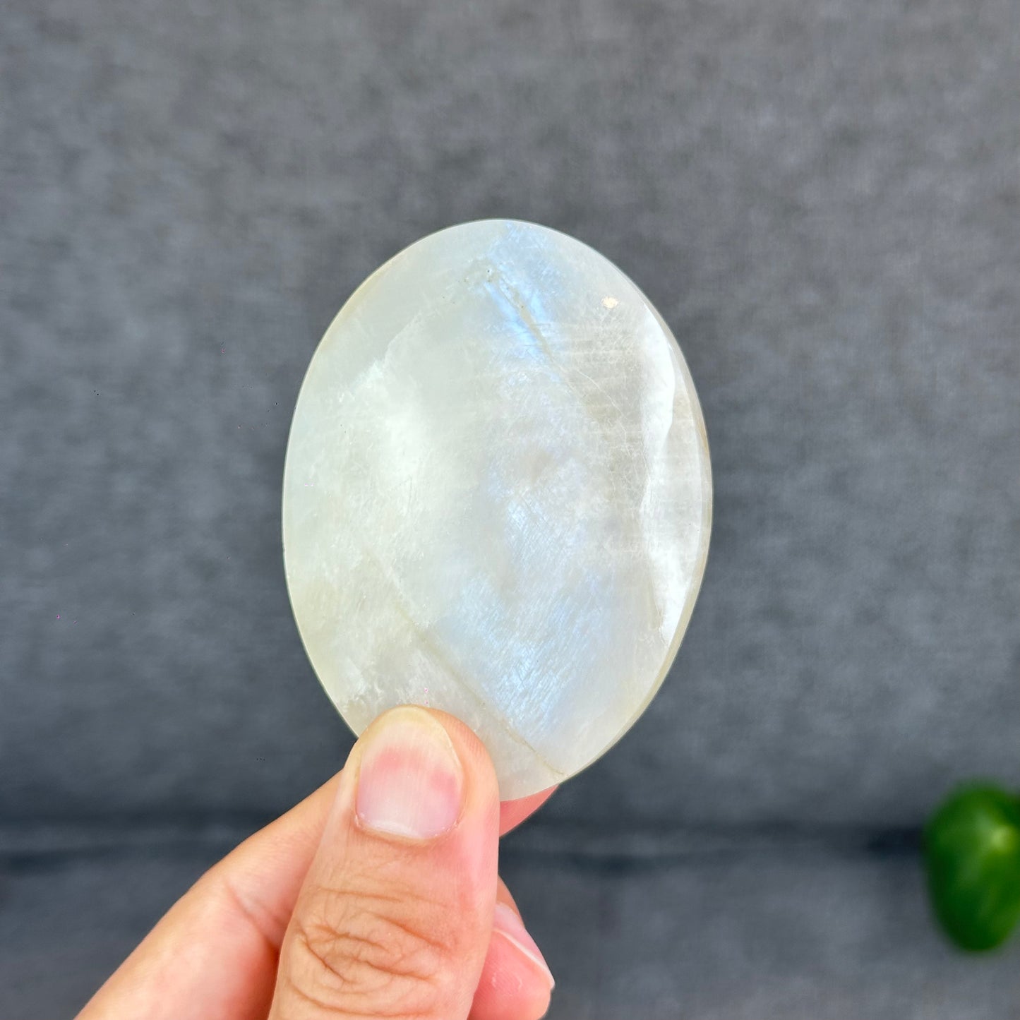 Natural Blue Flash-White Moonstone Palm Stone