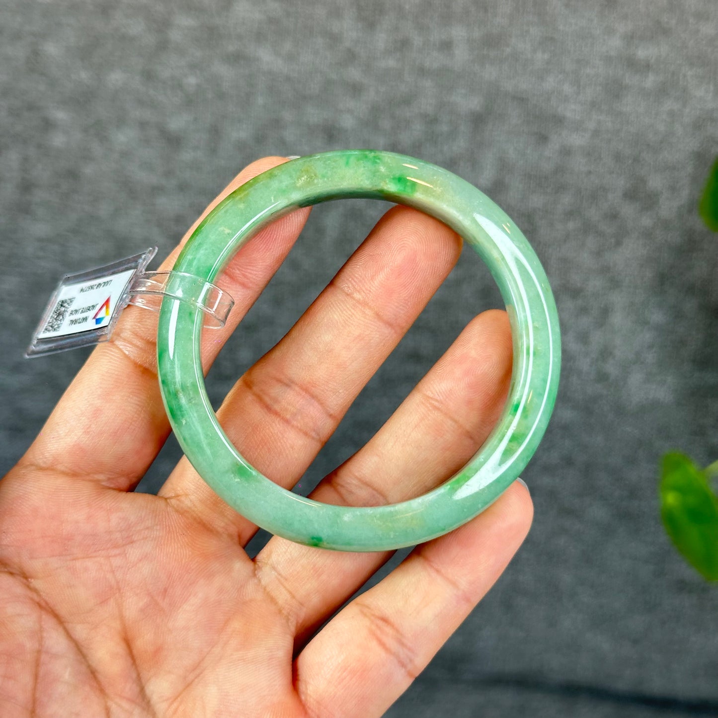 Natural Bright Apple Green Semi-Translucent Jadeite Jade Bangle Leaf Style Size 55.5 mm