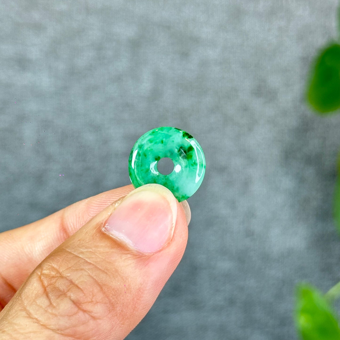 Natural Dong Dieu Donut Bright Apple Green Semi-Translucent Jadeite Jade Charm 15-16 mm
