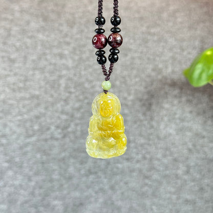 Quan The Am Buddha Pendentif en jade de jadéite doré translucide sur collier à cordes noires