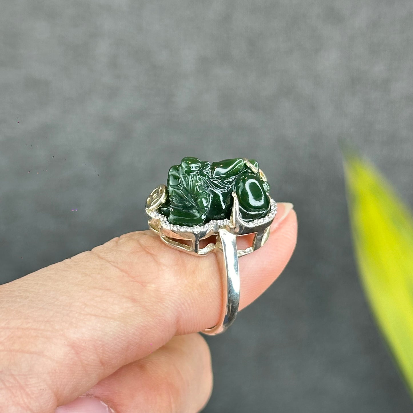 Bague Pixiu Nephrite Jade Argent avec Serti Pierre Blanche Taille 1.7