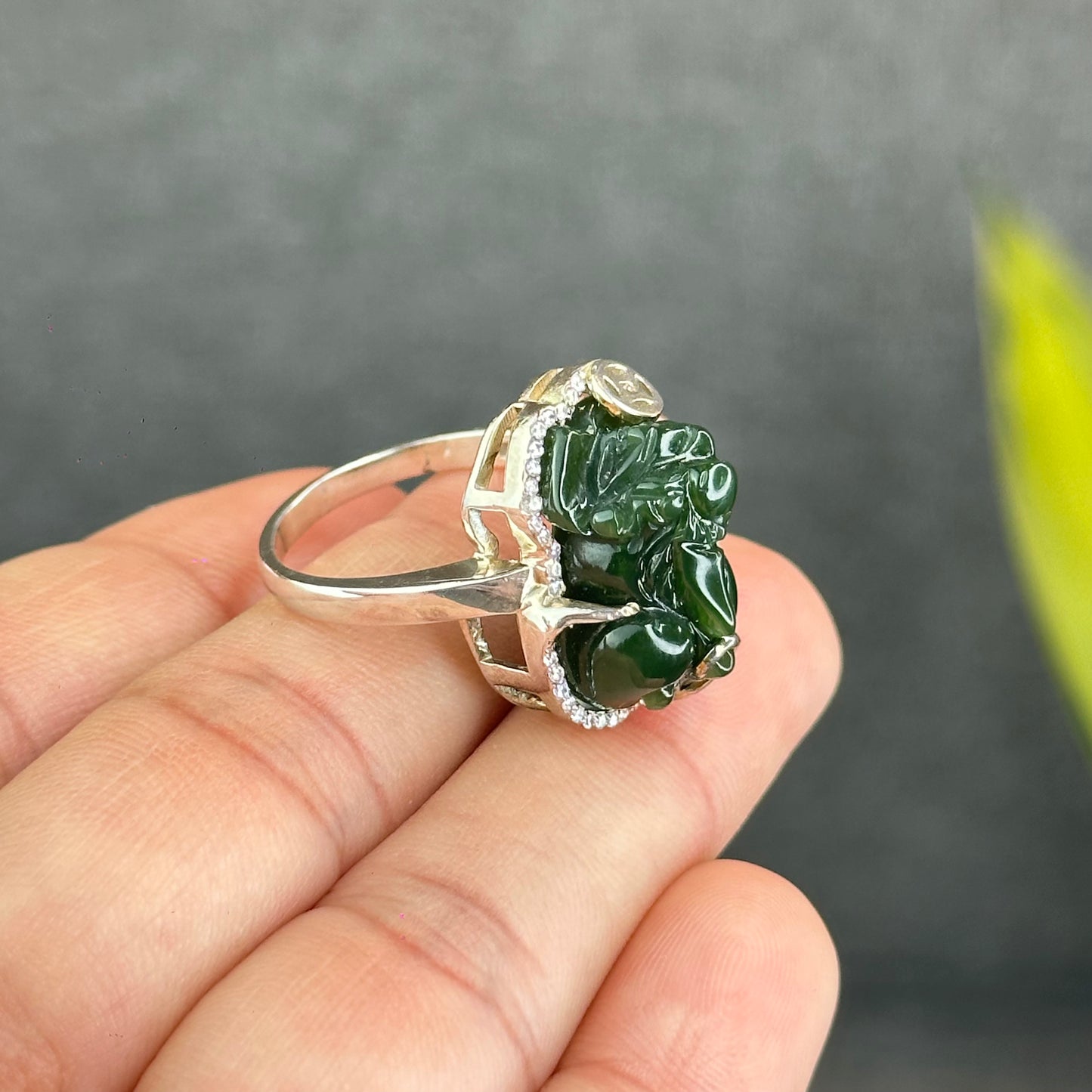 Bague Pixiu Nephrite Jade Argent avec Serti Pierre Blanche Taille 1.7