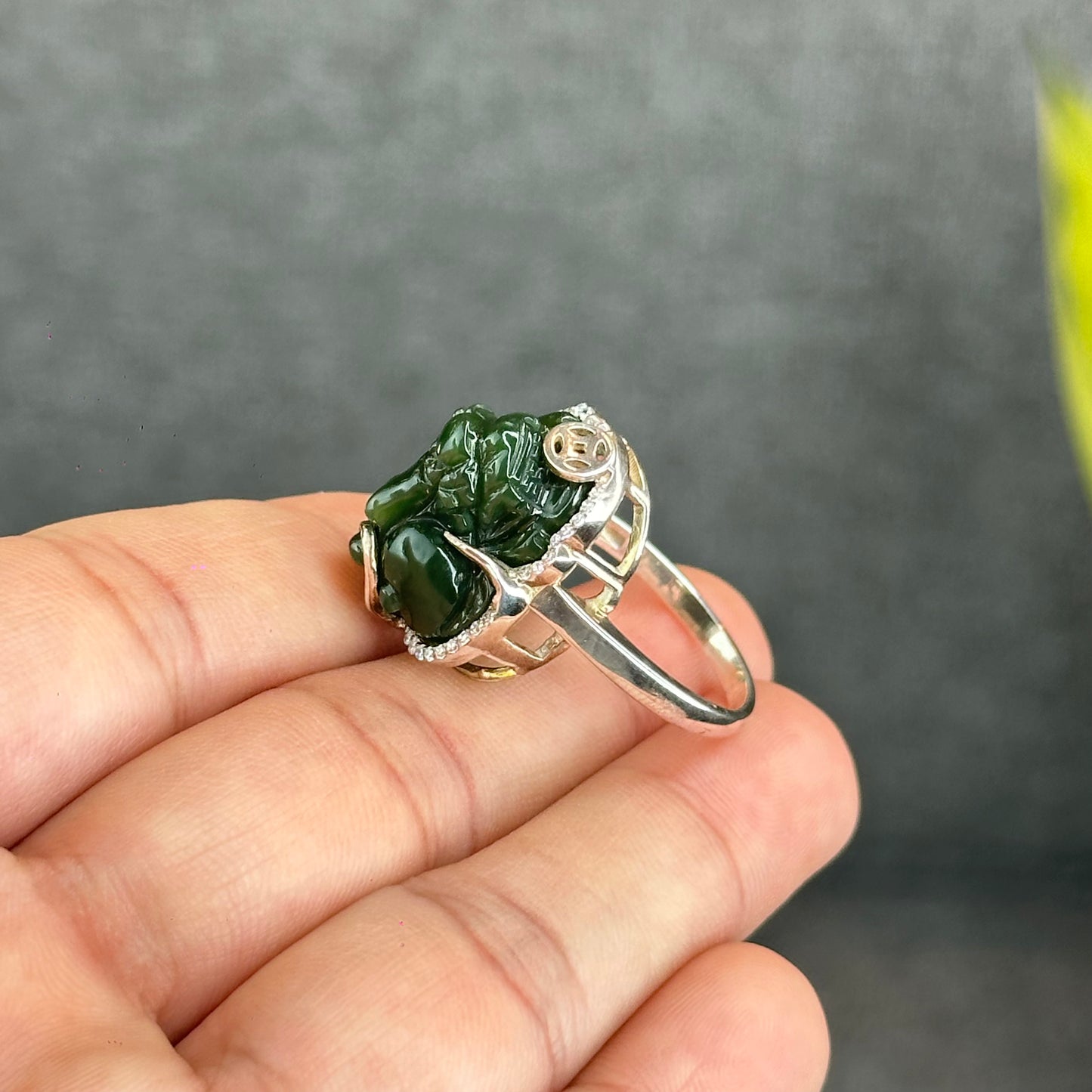 Bague Pixiu Nephrite Jade Argent avec Serti Pierre Blanche Taille 1.7