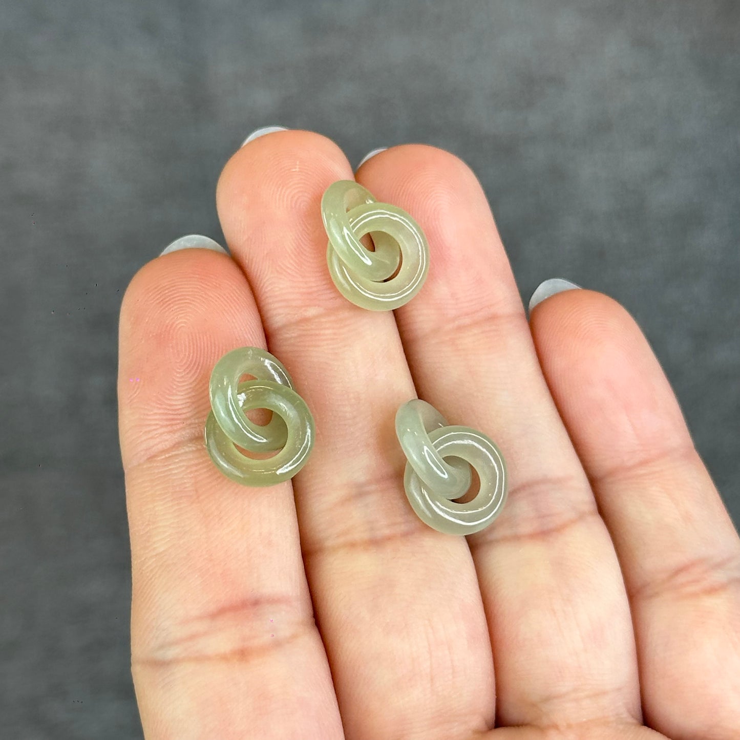 Natural Translucent Nephrite Jade Circle Interlock Charm