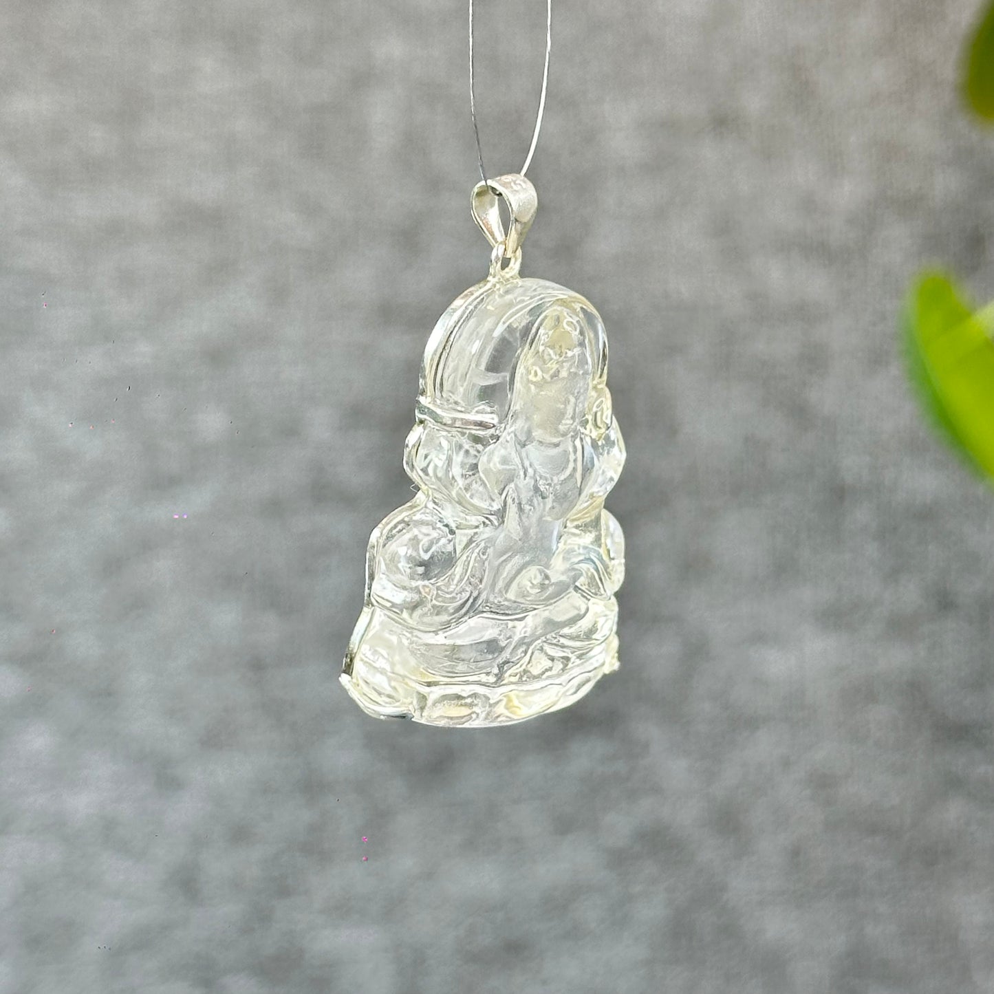 Natural Clear Quartz Quan Yin Buddha Pendant with Paw Hook s92 Silver