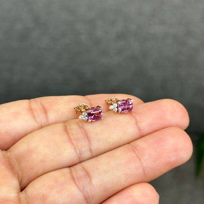 Boucles d'oreilles rectangulaires en spinelle rose et moissanite sur monture en or rose 14 carats