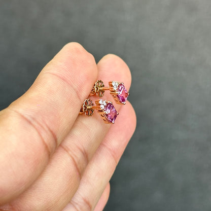 Boucles d'oreilles rectangulaires en spinelle rose et moissanite sur monture en or rose 14 carats