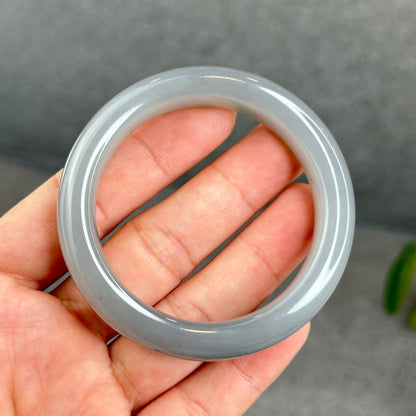 Natural Gradient Grey Hetian Nephrite Jade Bangle Leaf Style Size 51.8 mm