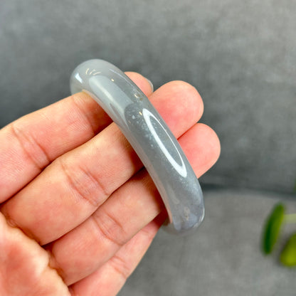 Natural Gradient Grey Hetian Nephrite Jade Bangle Leaf Style Size 51.8 mm