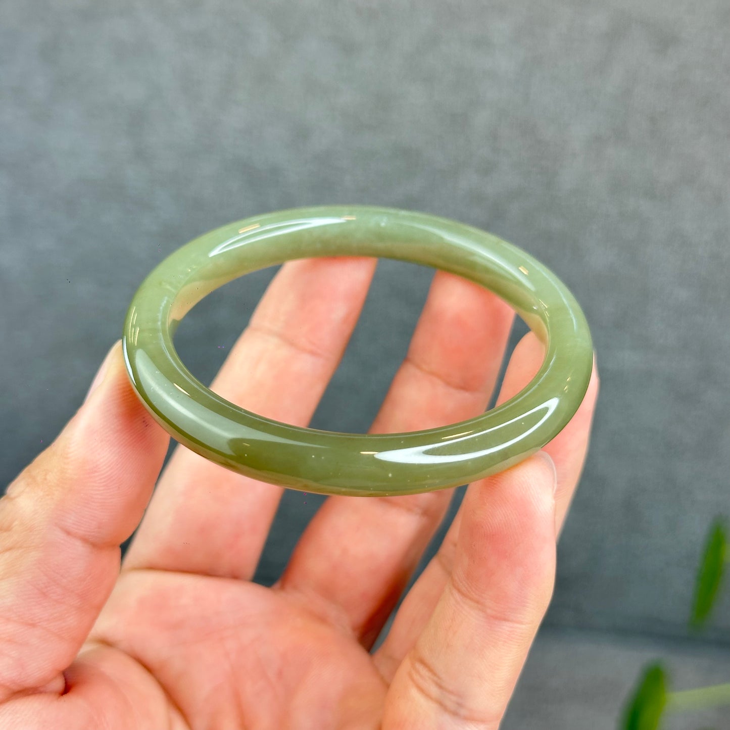 Natural Lake Green Hetian Nephrite Jade Bangle Leaf Style Size 56 mm