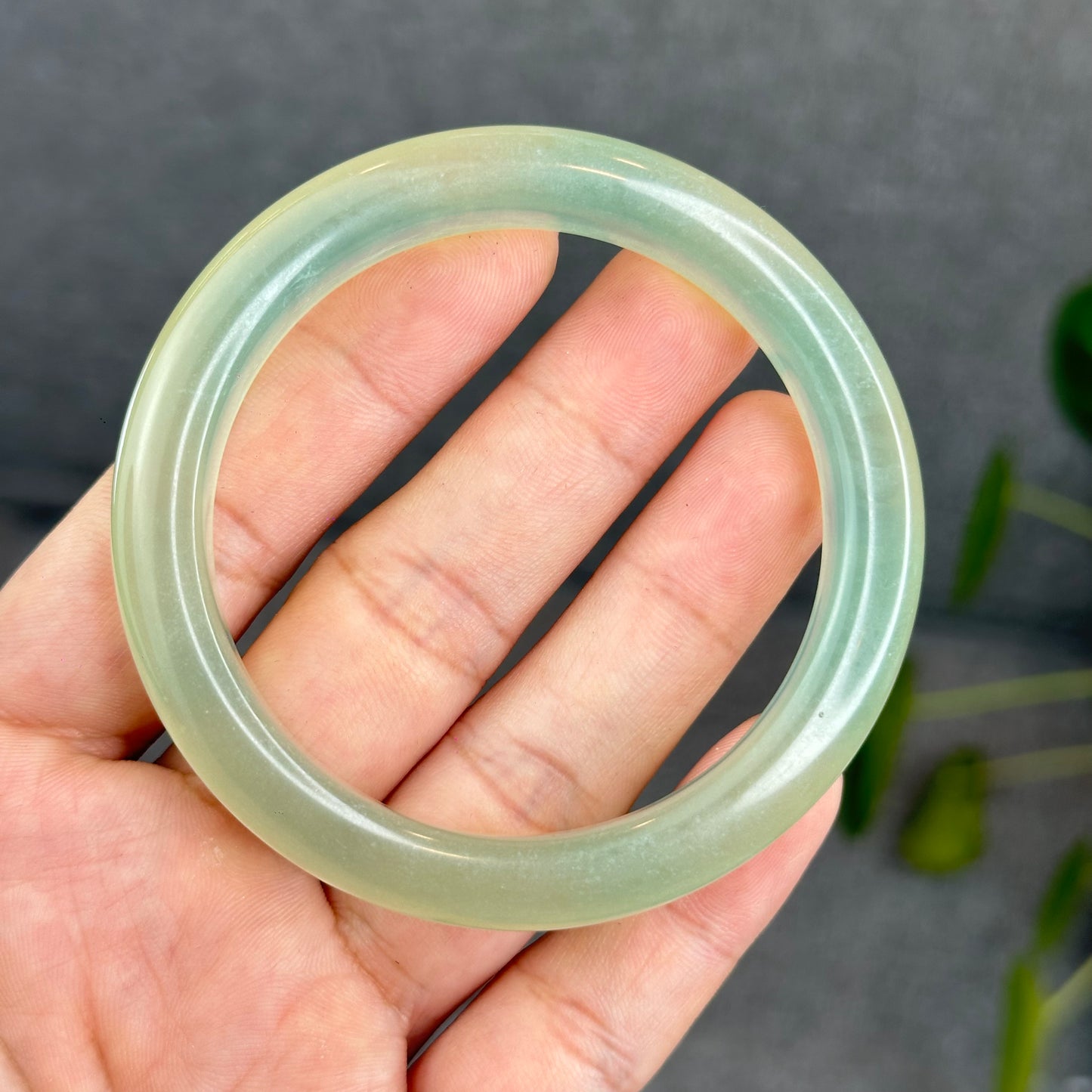 Natural Icy Serpentine Bangle Leaf Style Size 56 mm