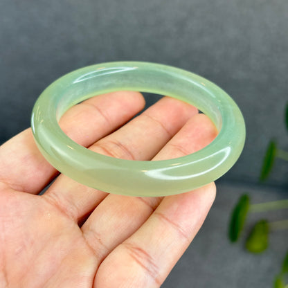 Natural Icy Serpentine Bangle Leaf Style Size 56 mm