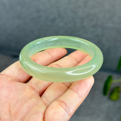 Natural Icy Serpentine Bangle Leaf Style Size 56 mm