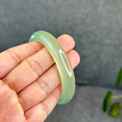 Natural Icy Serpentine Bangle Leaf Style Size 56 mm