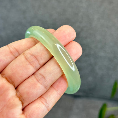 Natural Icy Serpentine Bangle Leaf Style Size 56 mm