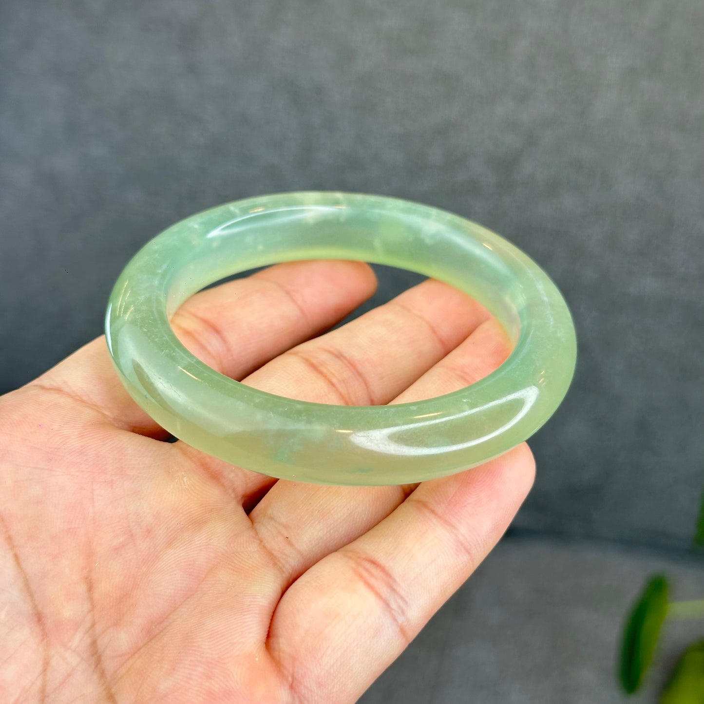 Natural Icy Serpentine Bangle Leaf Style Size 57 mm