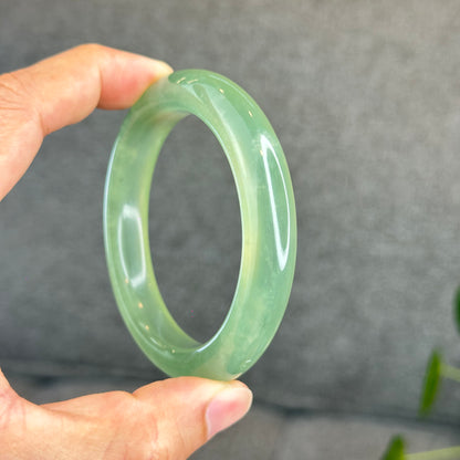 Natural Icy Serpentine Bangle Leaf Style Size 57 mm