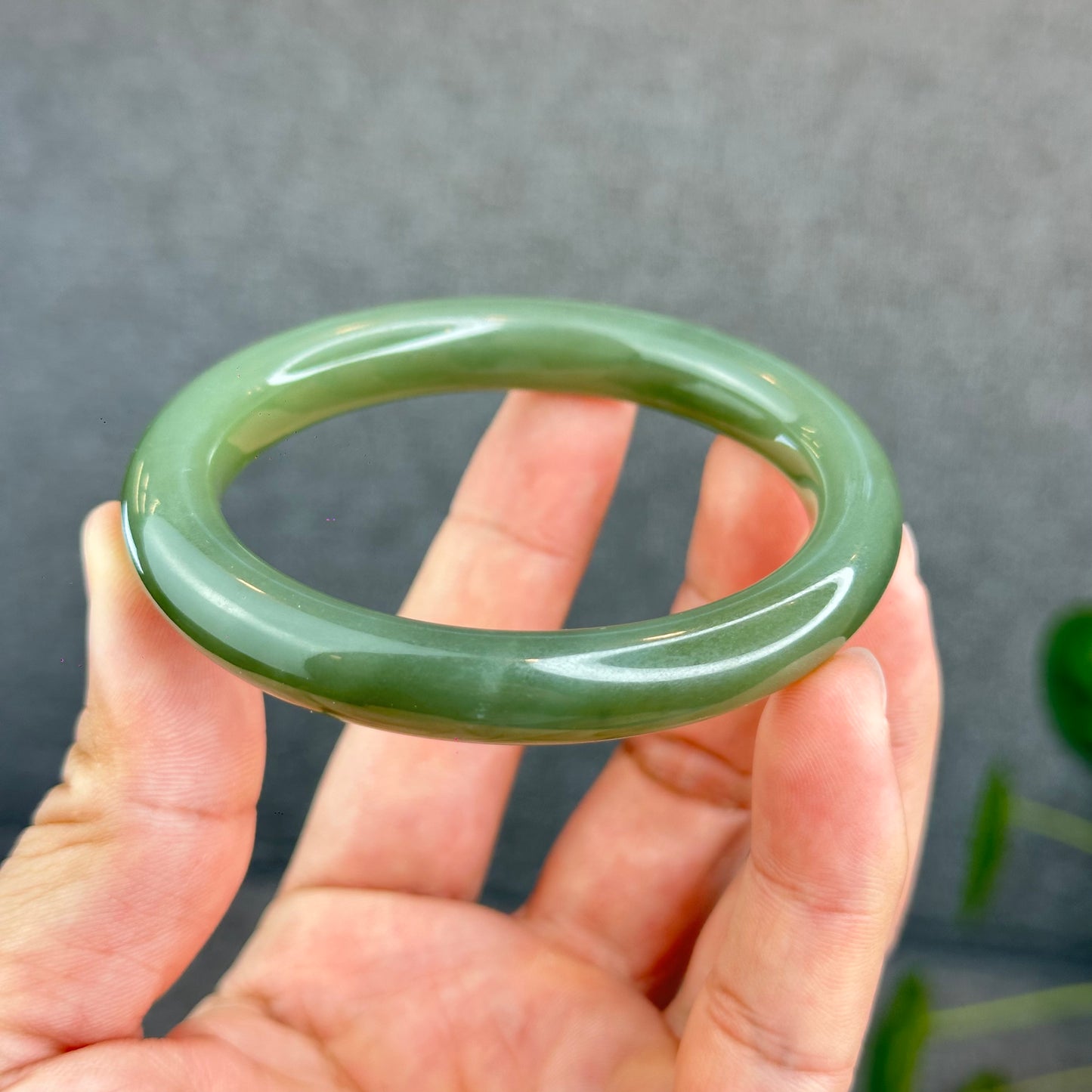 Natural Lake Green Hetian Nephrite Jade Bangle Leaf Style Size 58 mm