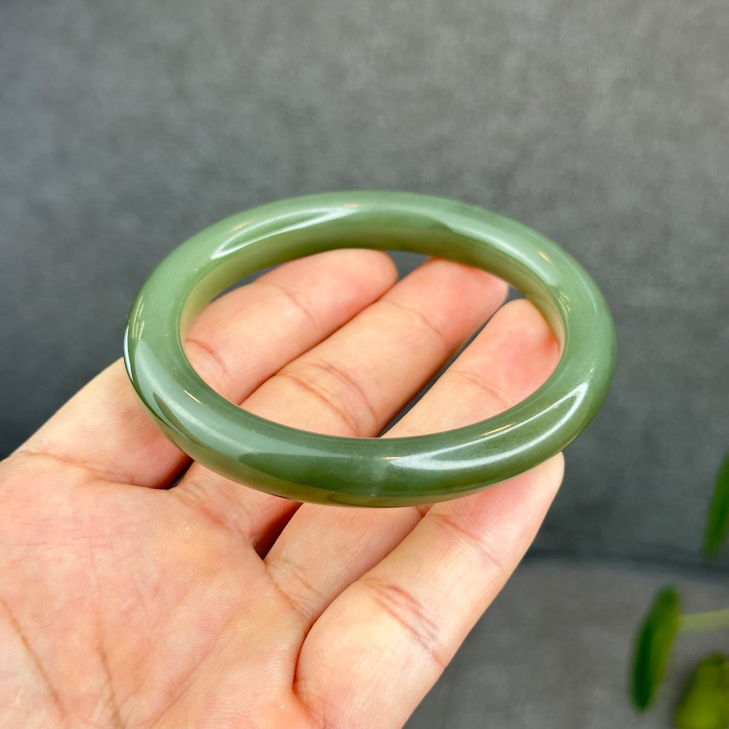 Natural Lake Green Hetian Nephrite Jade Bangle Leaf Style Size 58 mm