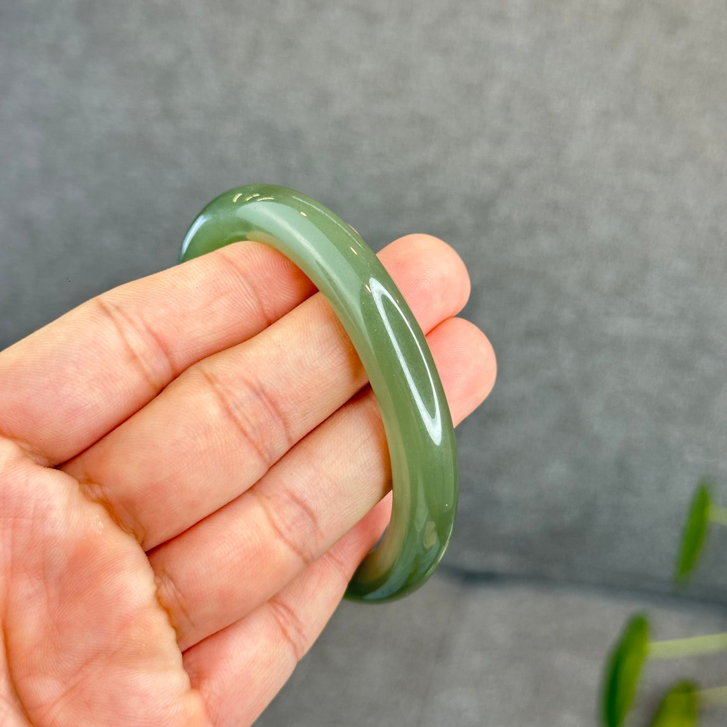 Natural Lake Green Hetian Nephrite Jade Bangle Leaf Style Size 58 mm
