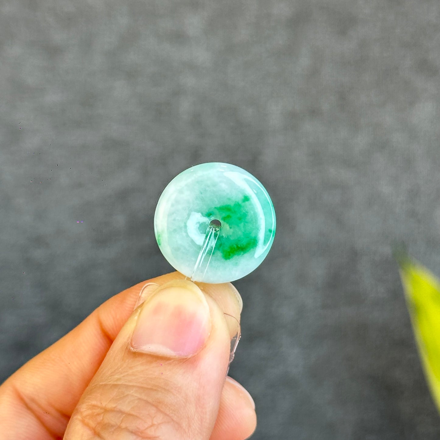 Natural Bright Apple Green Dong Dieu Jadeite Jade Type A Donut