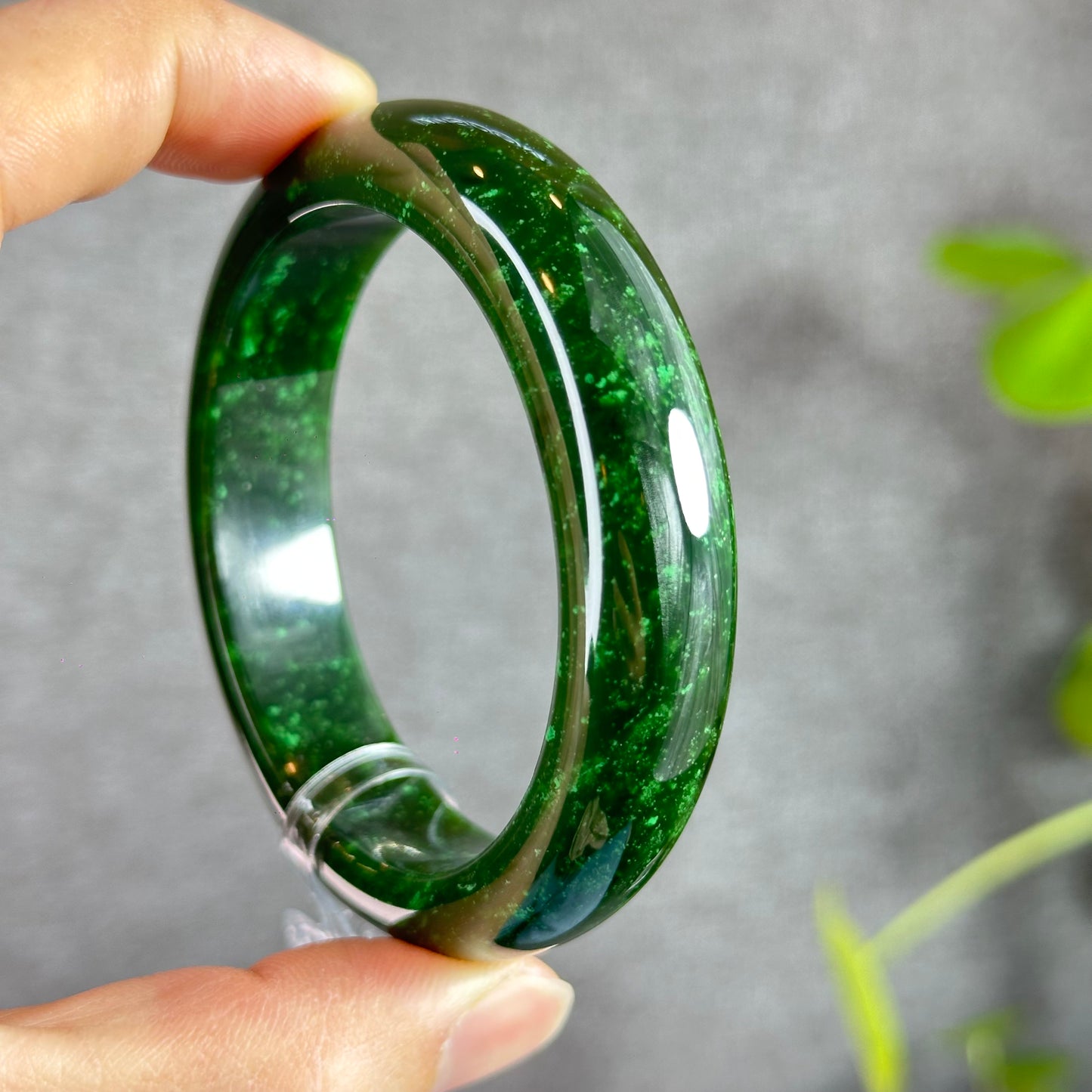 Natural Nephrite Jade Bangle Leaf Style Size 57 mm