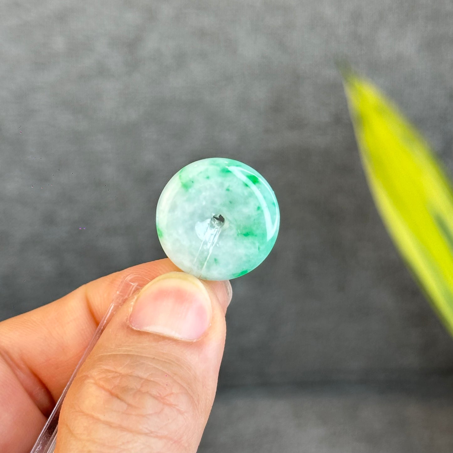 Natural Bright Apple Green Dong Dieu Jadeite Jade Type A Donut