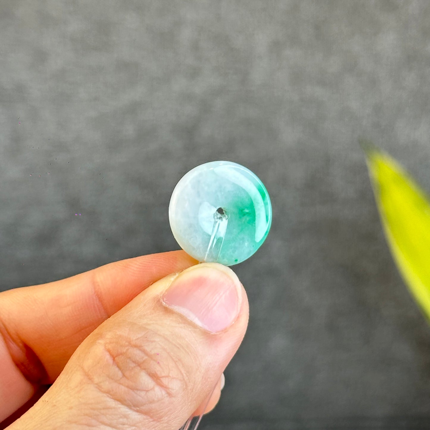 Natural Bright Apple Green Dong Dieu Jadeite Jade Type A Donut