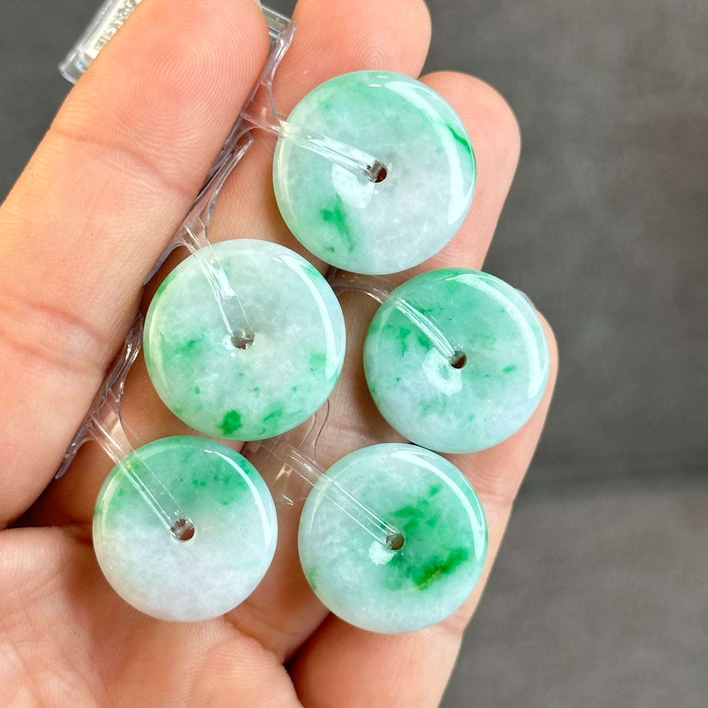 Natural Bright Apple Green Dong Dieu Jadeite Jade Type A Donut