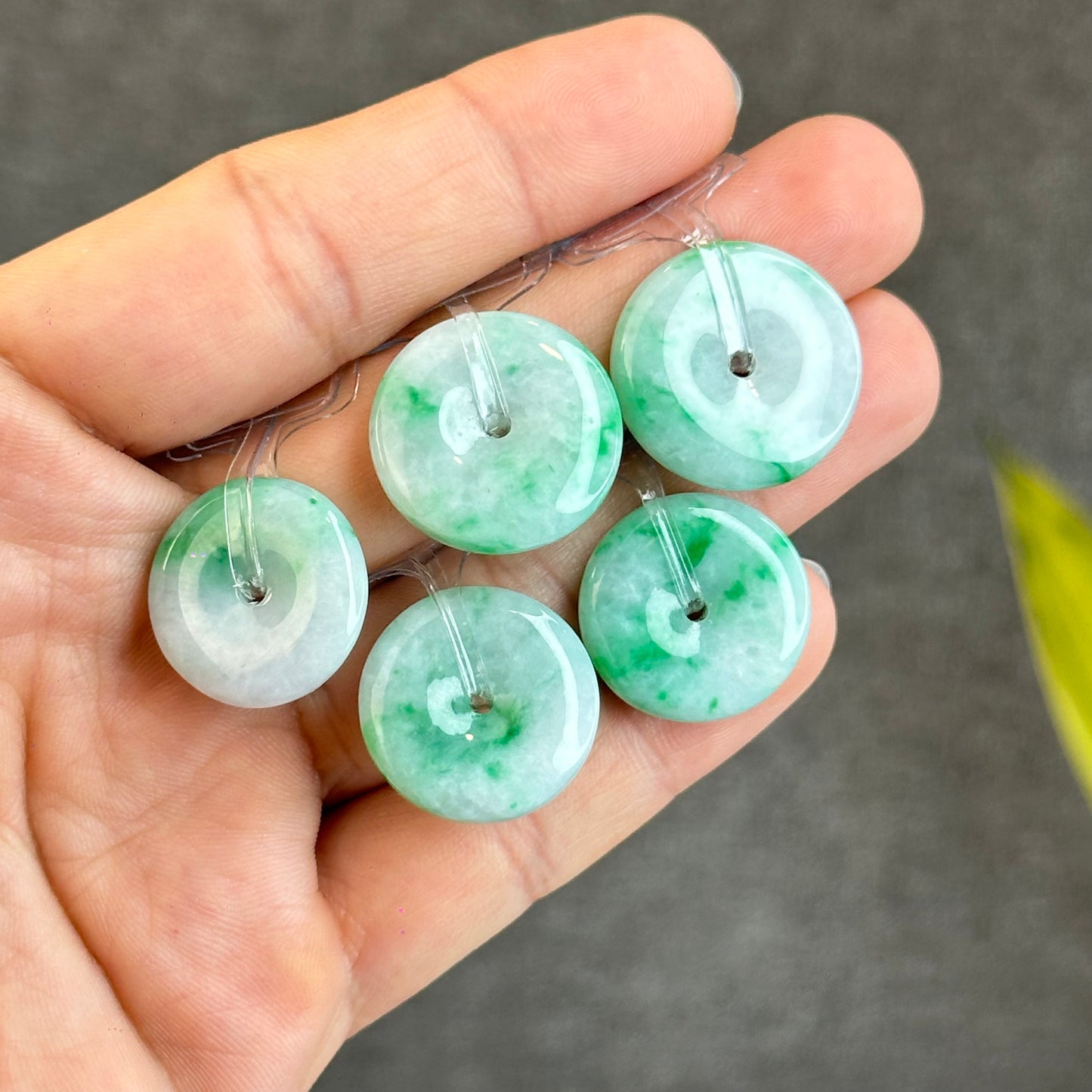 Natural Bright Apple Green Dong Dieu Jadeite Jade Type A Donut